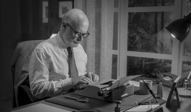 01 vintage journalist working in the office UAV5A88.jpg